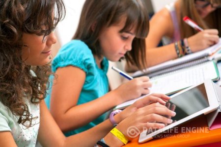 Учителя отмечают у детей положительное отношение к цифровым учебникам
